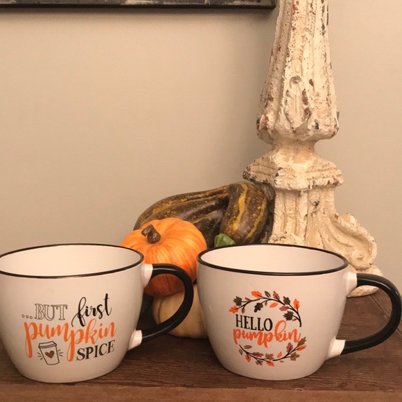 Other - 🍂🍁🎃 Pair of extra large Fall coffee mugs